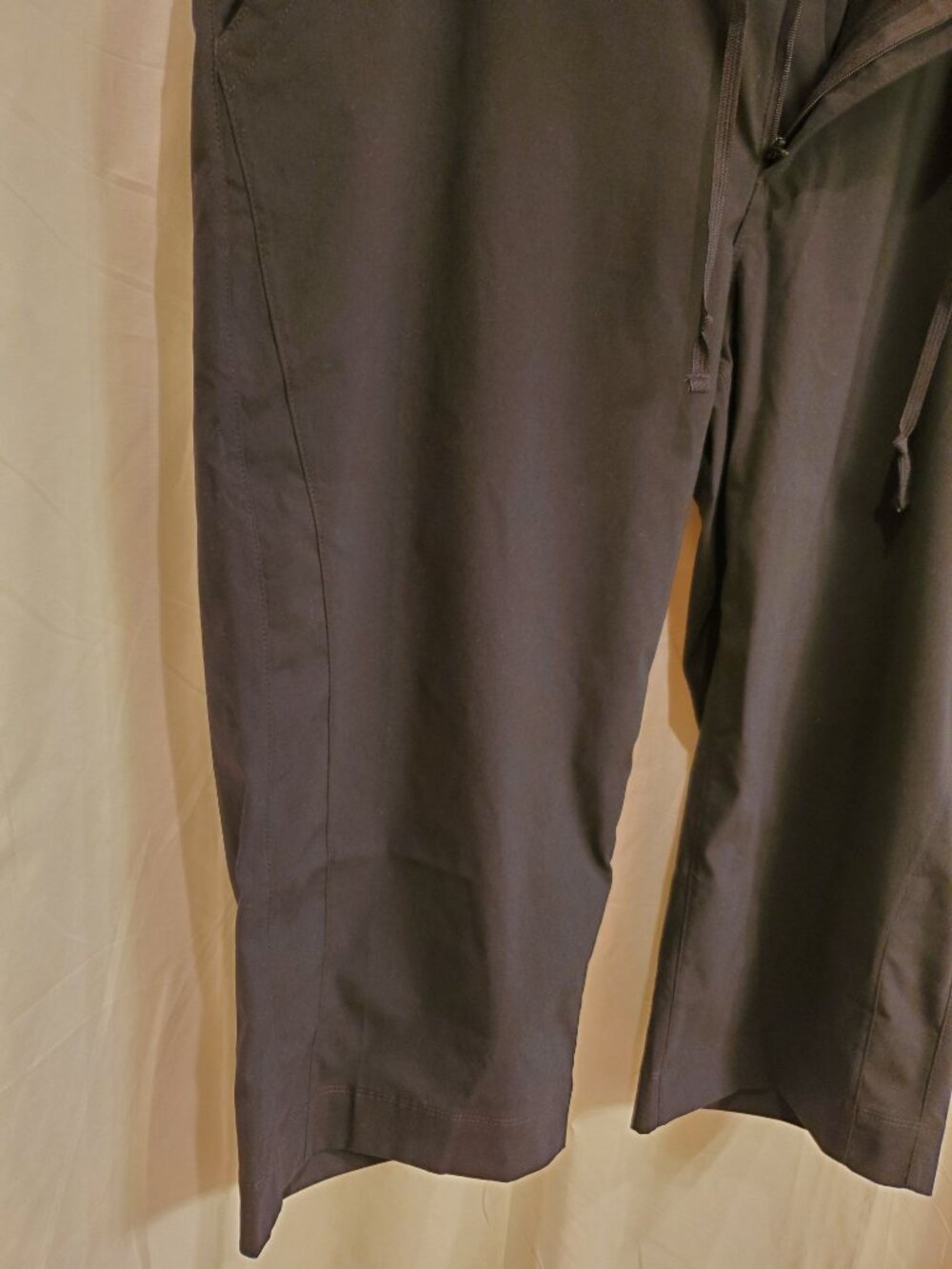 Columbia Active Fit Omni Shield Black Capri - Size 16W - NEW - Picture 6 of 12